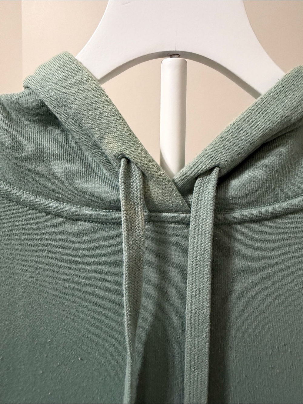 Alo Women’s Sage Green Hoodie Sweatshirt - Picture 3 of 3